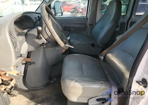 2008 Ford Econoline E250 Van z USA, uszkodzony, nr VIN 1FTNE24LX8DA24320